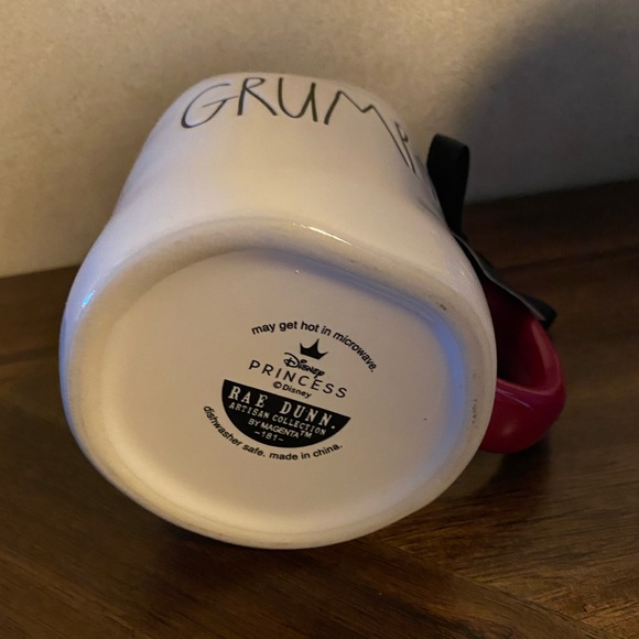 ❤️💎New Rae Dunn x Disney Snow White and the Seven Dwarfs Grumpy Mug❤️💎 - Picture 4 of 4